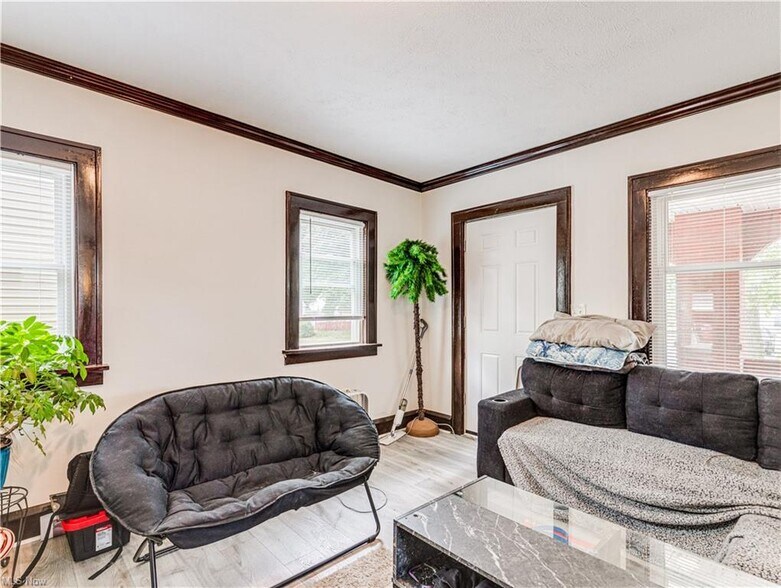 More Photos Of 5521 W 48th St, Parma Apartments For Sale