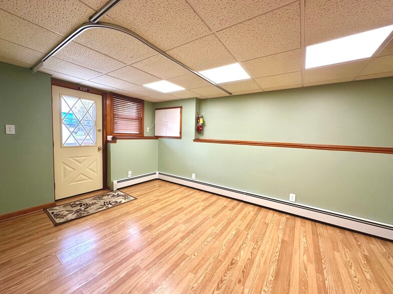 More Photos Of 591 Rt-34, Matawan Medical For Lease