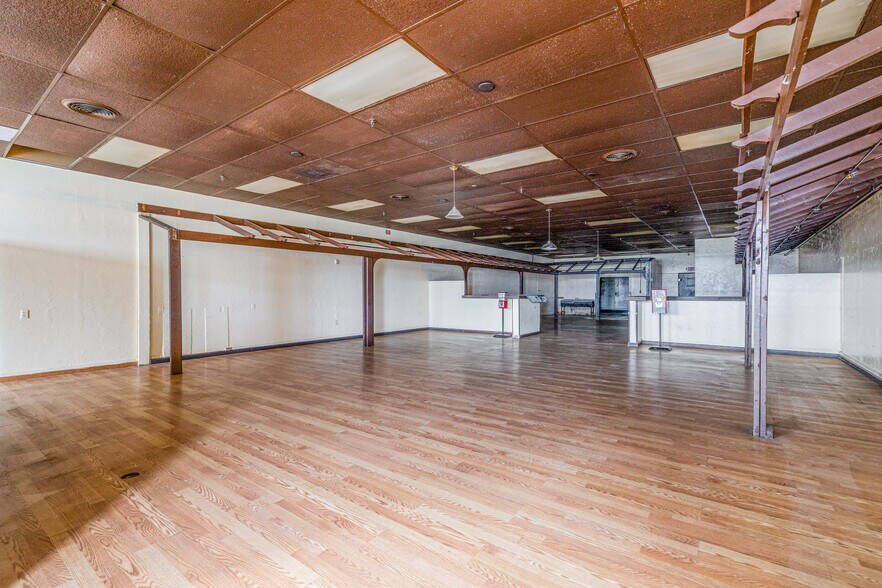 More Photos Of 716 N 12th St, Murray General Retail For Lease