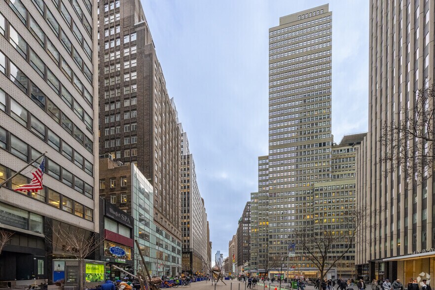 More Photos Of 1407 Broadway, New York Office For Lease