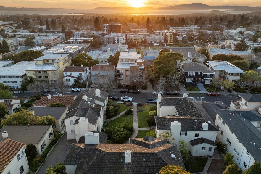 More Photos Of 1739 Spruce St, Berkeley Apartments For Sale