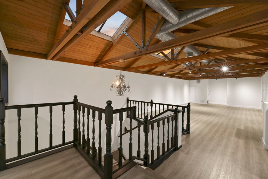 More Photos Of 2436 W Coast Hwy, Newport Beach Office For Lease