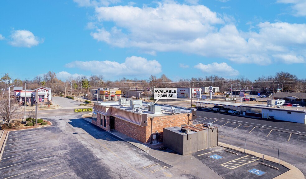 More Photos Of 1908 W Main St, Norman Fast Food For Lease