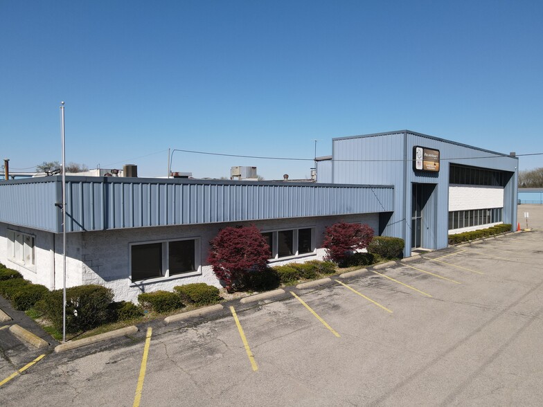 Primary Photo Of 300 E Chicago St, Syracuse Showroom For Lease