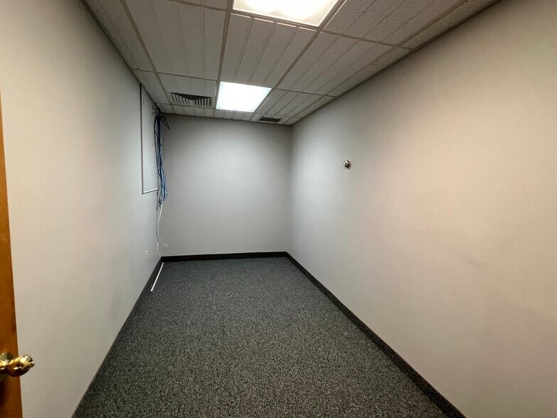 More Photos Of 104 Moody St, Ludlow Medical For Lease