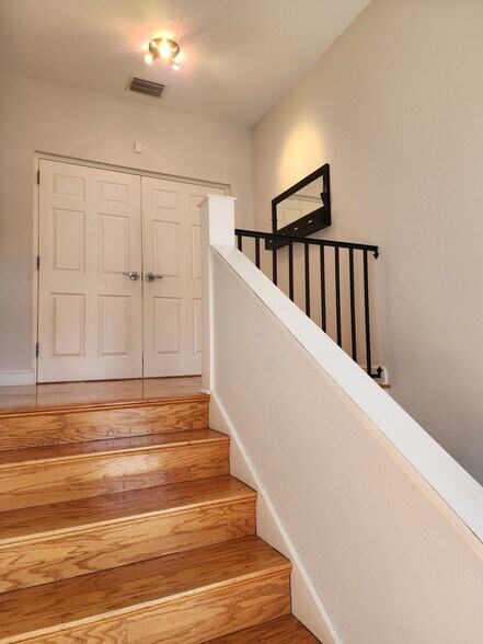 More Photos Of 3001 W Azeele St, Tampa Office For Lease