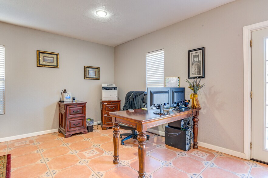 More Photos Of 1319 March Rd, San Antonio Loft Creative Space For Lease