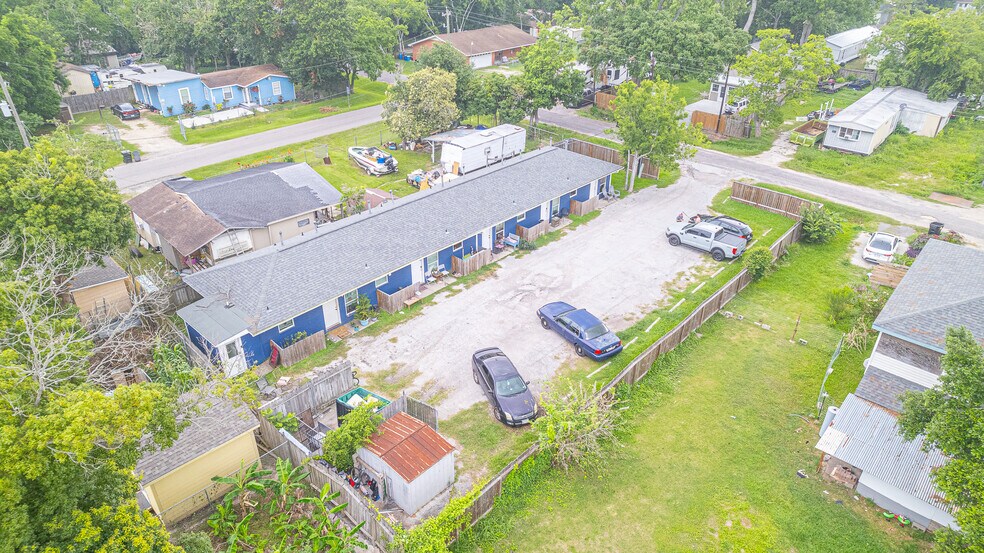 More Photos Of 4806 6th St, Bacliff Apartments For Sale