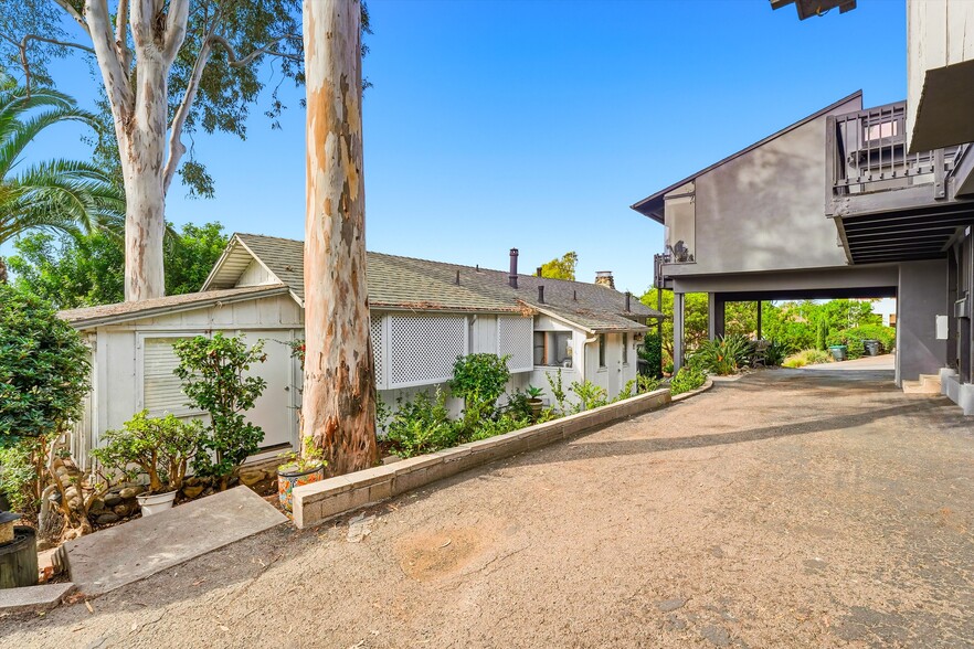 More Photos Of 2101 Glenneyre St, Laguna Beach Apartments For Sale