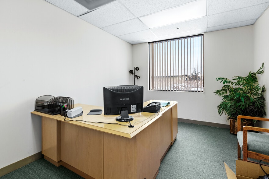 More Photos Of 2 New Pasture Rd, Newburyport Light Manufacturing For Sale