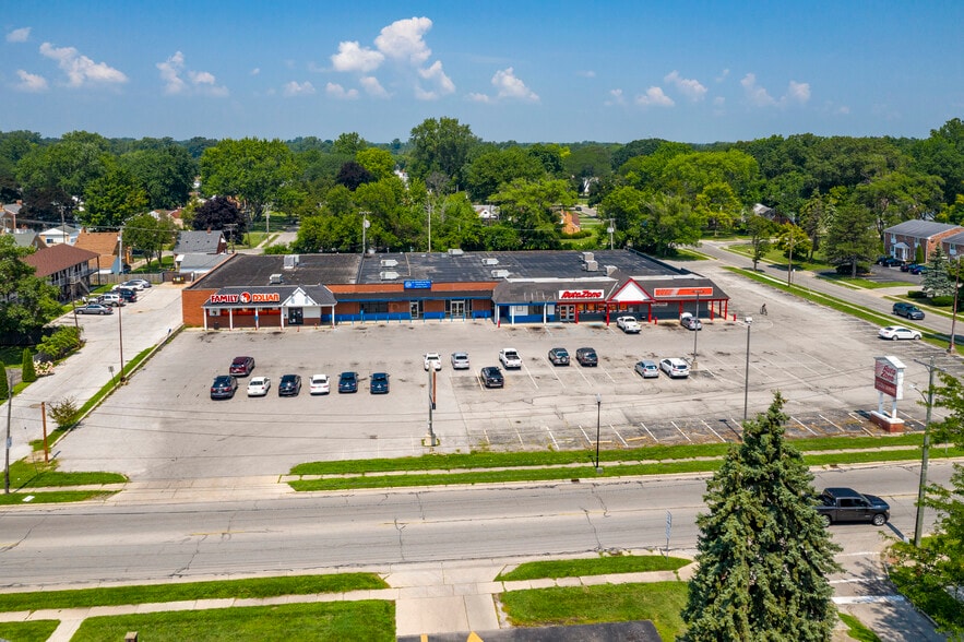 More Photos Of 2936-2944 W Sylvania Ave, Toledo Unknown For Lease