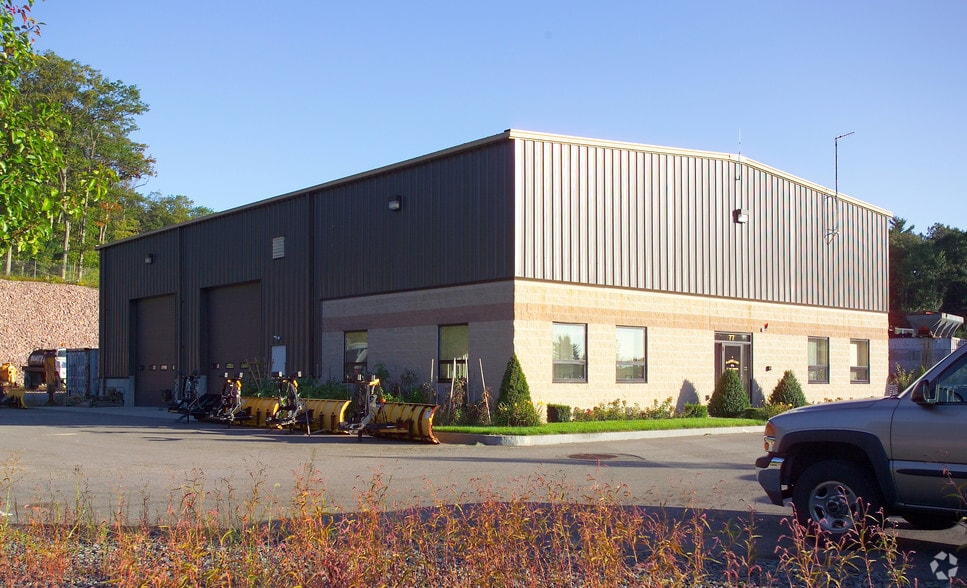 More Photos Of 77 E Belcher Rd, Foxborough Warehouse For Lease