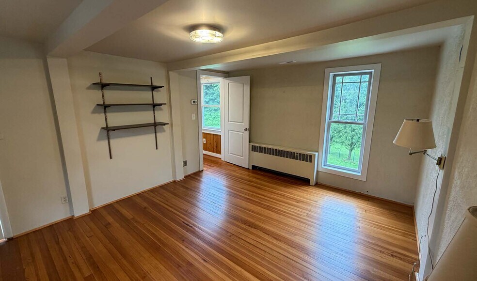 More Photos Of 10913-10921 Falls Rd, Lutherville Timonium Storefront Retail Office For Sale
