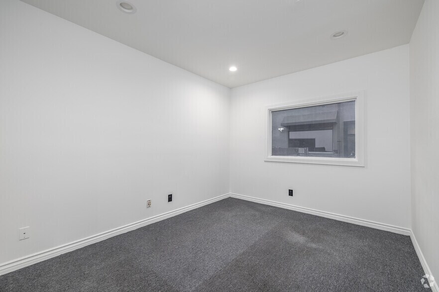 More Photos Of 1952 N Cahuenga Blvd, Los Angeles Movie Radio TVStudio For Lease