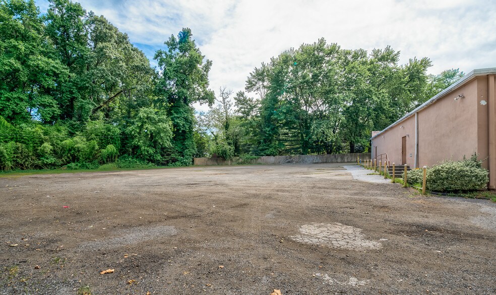 More Photos Of 10 Pythian Dr, Edgewater Lodge Meeting Hall For Sale