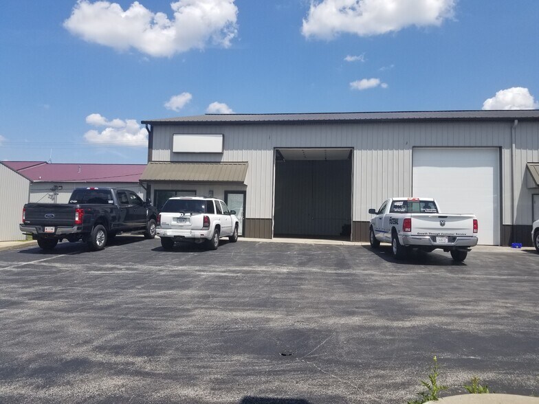 More Photos Of 3325 Louis Sherman Dr, Steger Industrial For Lease