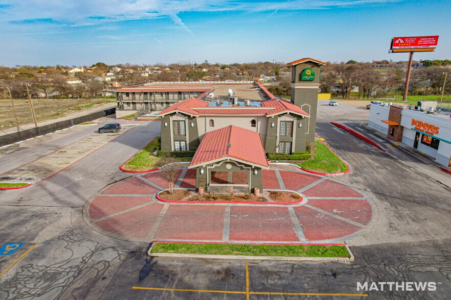 More Photos Of 1112 S Fort Hood St, Killeen Hotel For Sale