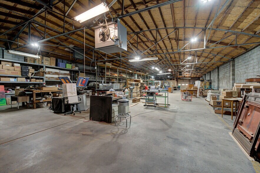 More Photos Of 515 Kings of Leon Ln, Oklahoma City Manufacturing For Sale