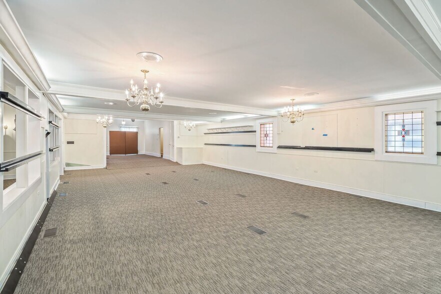 More Photos Of 406 Wharf St, Loudon Funeral Home For Sale