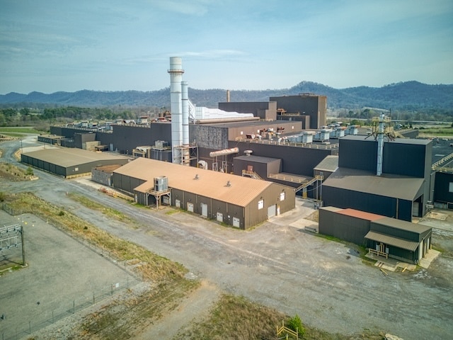 More Photos Of 134 Waupaca Dr, Etowah Manufacturing For Sale