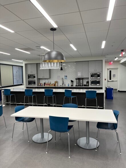 More Photos Of 5620 University Pky, Winston-Salem Unknown For Lease