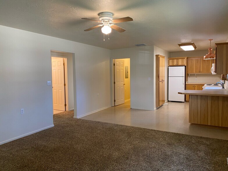 More Photos Of 111 Adams St, Horseshoe Bend Multifamily For Sale