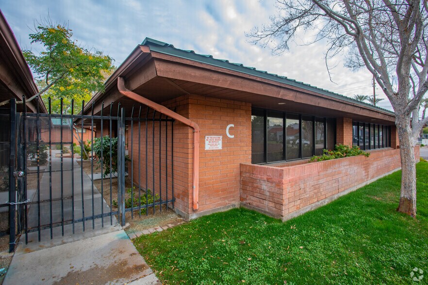 More Photos Of 15648 N 35th Ave, Phoenix Medical For Sale