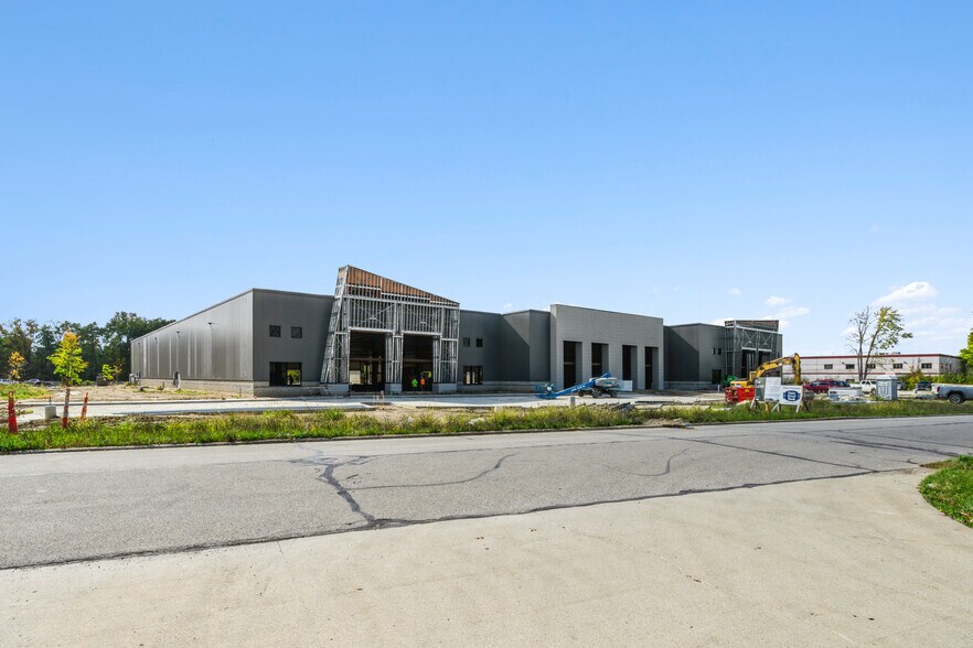 More Photos Of 31369 Industrial Pky, North Olmsted Distribution For Lease