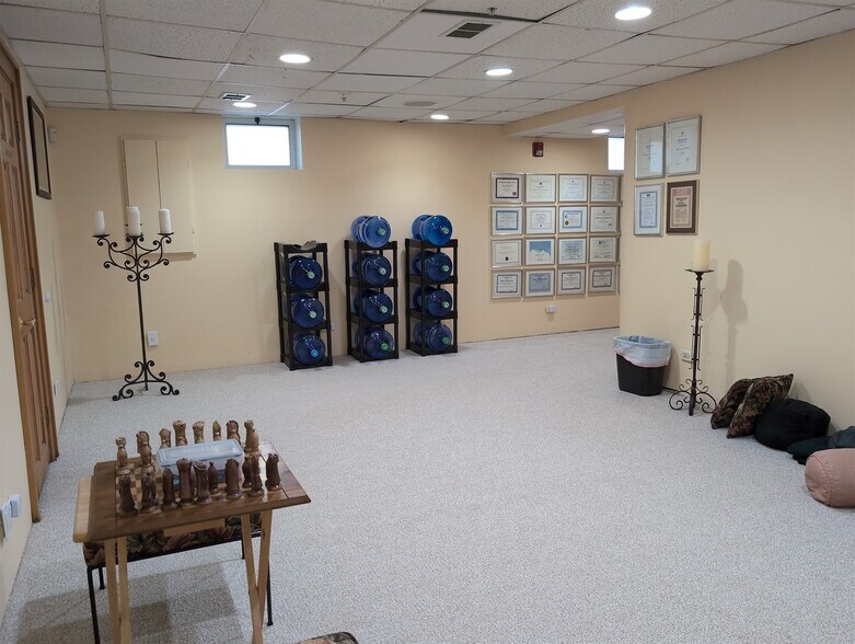 More Photos Of 417 N Hough St, Barrington Medical For Sale