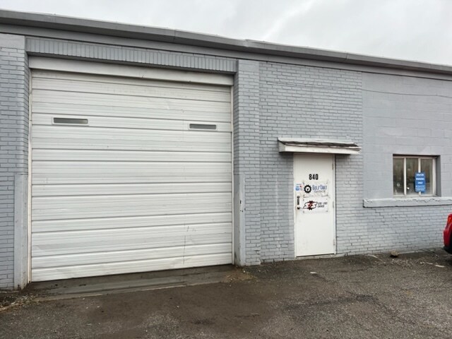 More Photos Of 810 Taylor St, Elyria Industrial For Sale