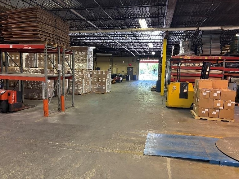 More Photos Of 24 Ames Blvd, Hamburg Warehouse For Sale