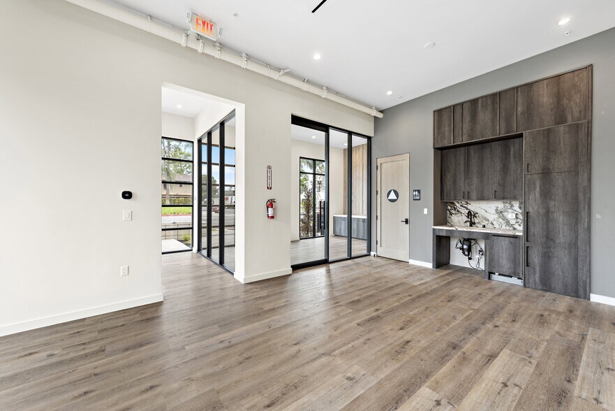 More Photos Of 752 W 19th St, Costa Mesa Loft Creative Space For Lease