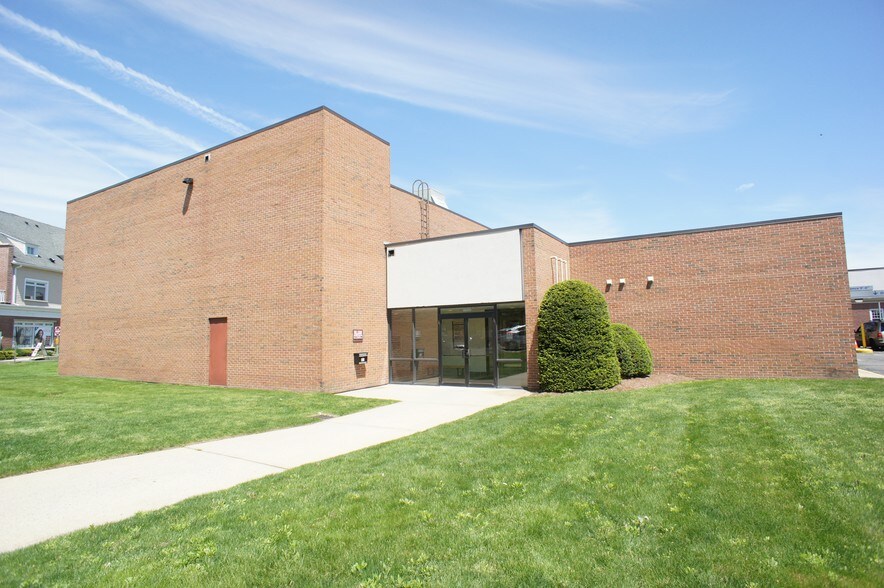 More Photos Of 11 Belden Ave, Norwalk Office For Lease