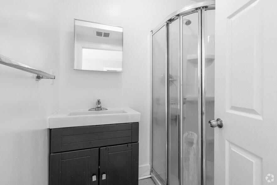 More Photos Of 46 Carlyle Ave, Ottawa Apartments For Sale