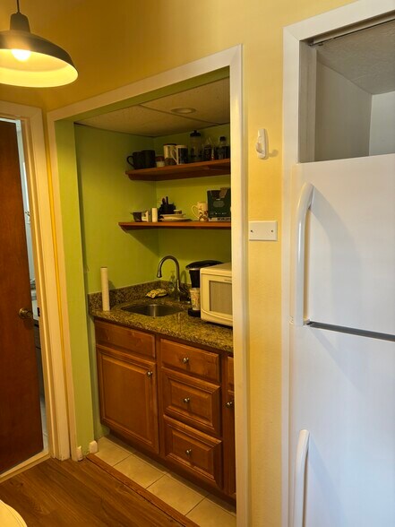 More Photos Of 125 N Brevard Ave, Cocoa Beach Office For Sale