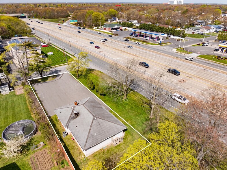More Photos Of 3250 Sunrise Hwy, Islip Terrace Medical For Sale