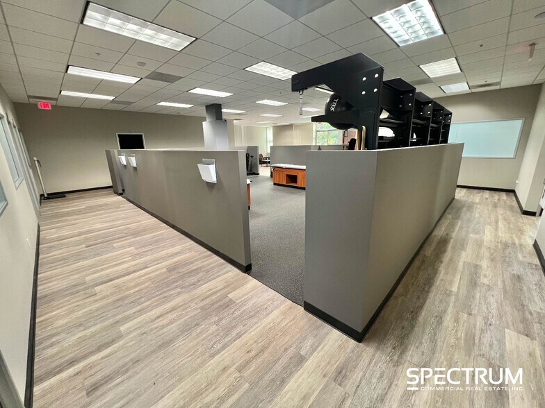 More Photos Of 21060 Centre Pointe Pky, Santa Clarita Medical For Sale