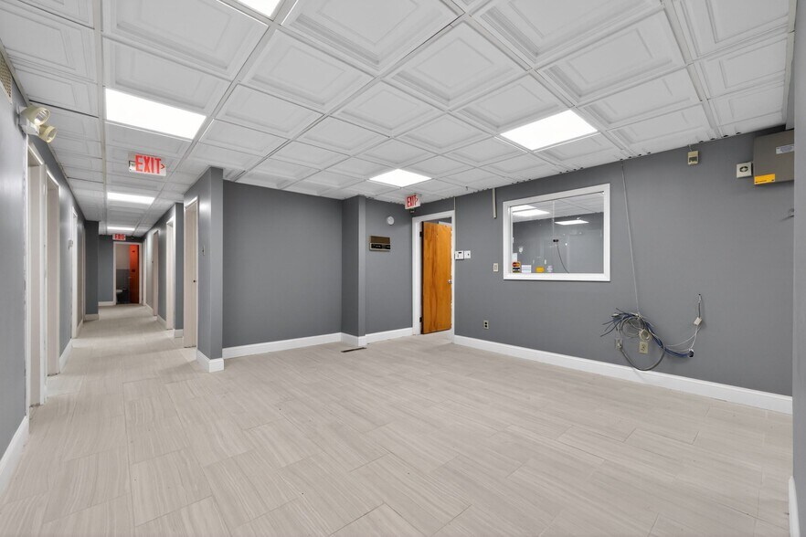 More Photos Of 1701 Wynwood Dr, Cinnaminson Medical For Sale