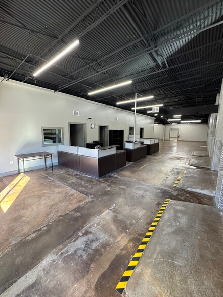 More Photos Of 215-219 Lovvorn Rd, Carrollton Warehouse For Sale
