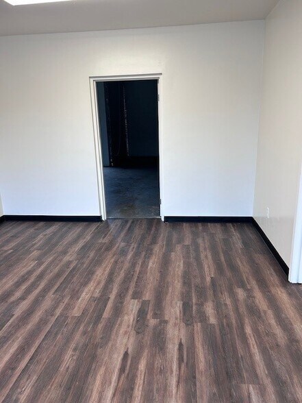 More Photos Of 8212 Sorensen Ave, Santa Fe Springs Warehouse For Lease