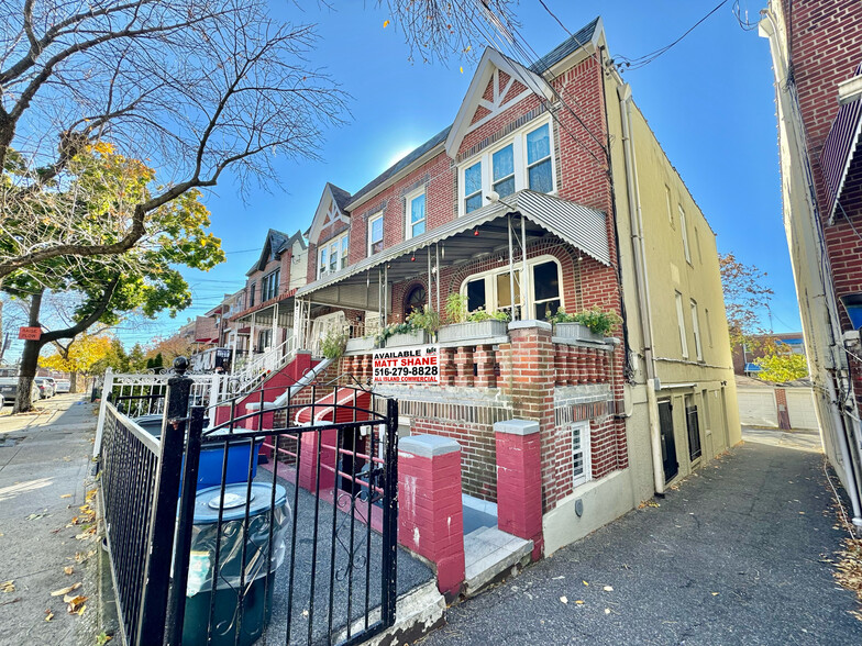 Primary Photo Of 1022 E 219th St, Bronx Apartments For Sale