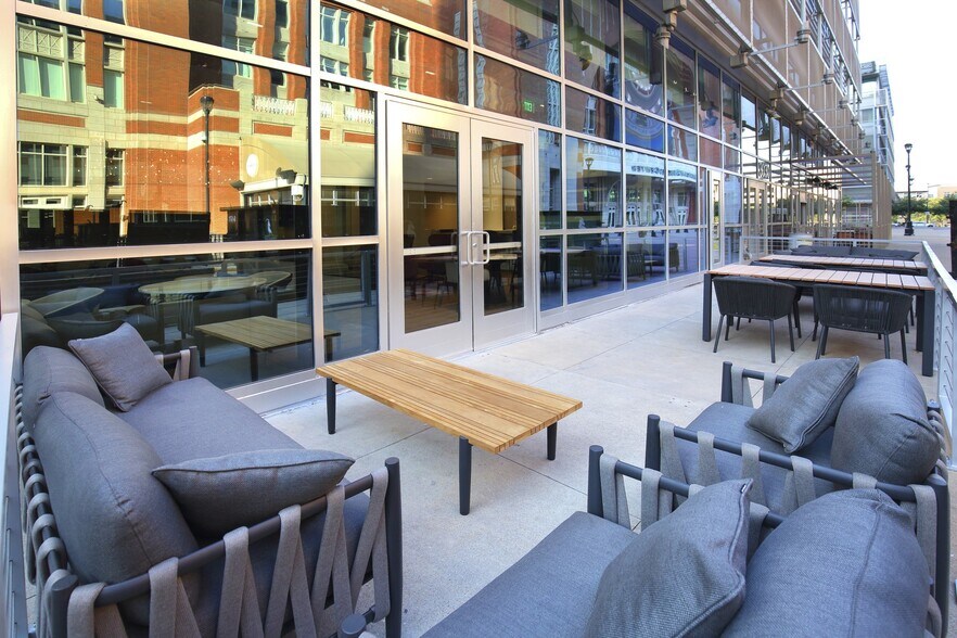 More Photos Of 3090 Nowitzki Way, Dallas Office For Lease