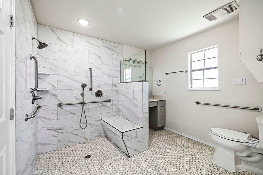 More Photos Of 3676 FM2657, Kempner Specialty For Sale