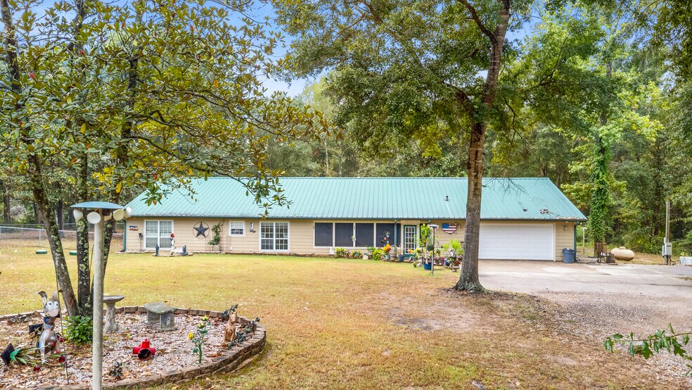 More Photos Of 877 Interstate 45 S, Huntsville Specialty For Sale