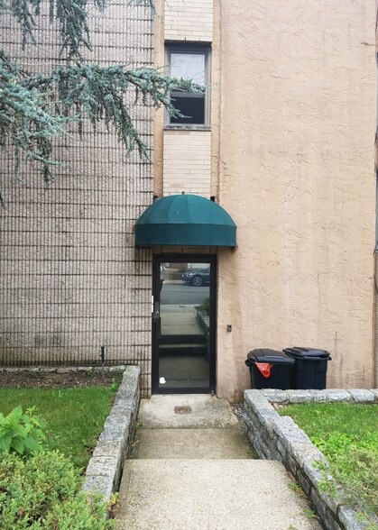 More Photos Of 4621 Little Neck Pky, Little Neck Office Residential For Sale