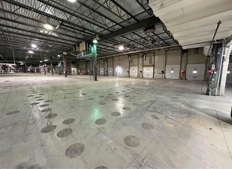 More Photos Of 4180 Rue Villeneuve, Lac-megantic Industrial For Lease