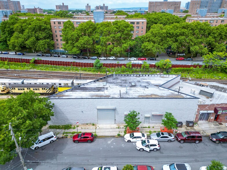 Primary Photo Of 2322 W 7th St, Brooklyn Warehouse For Sale