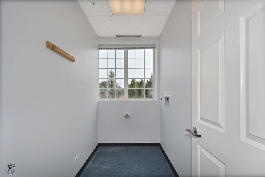 More Photos Of 912 Northwest Hwy, Fox River Grove Medical For Lease