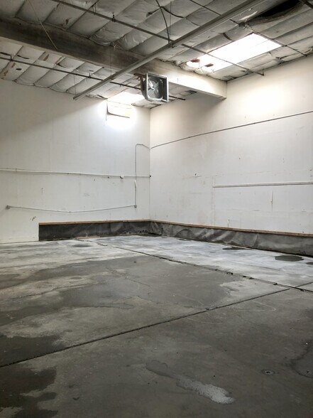 More Photos Of 3015 Coffey Ln, Santa Rosa Warehouse For Lease