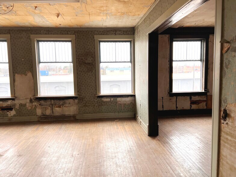 More Photos Of 704 Front St, Brainerd Storefront Retail Residential For Sale